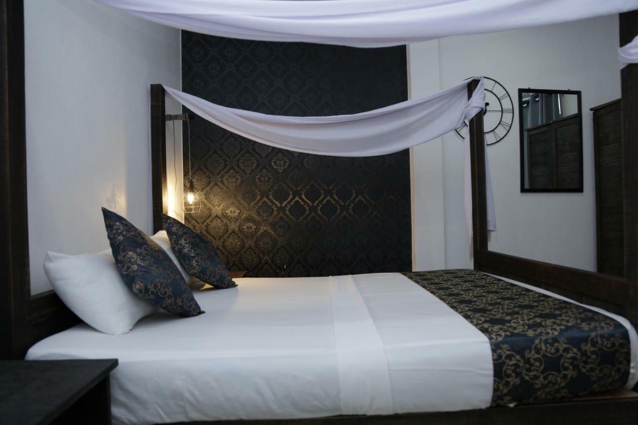 Aria Hills Boutique Hotel แคนดี้ ภายนอก รูปภาพ